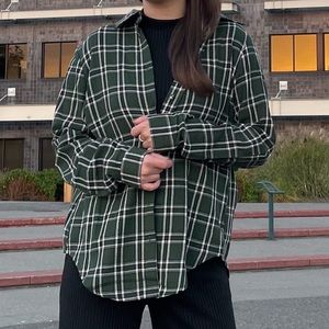 Green princess polly button-down size 2 hardly worn and in excellent condition